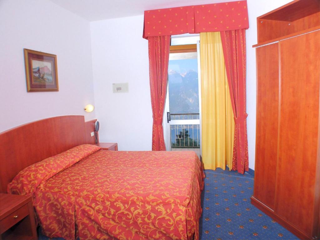 Hotel Garden Limone sul Garda Ruang foto