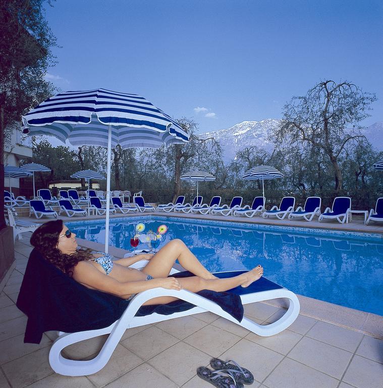 Hotel Garden Limone sul Garda Bagian luar foto