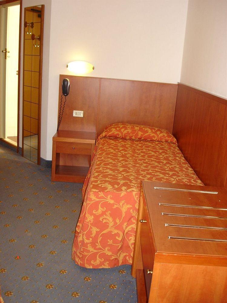 Hotel Garden Limone sul Garda Bagian luar foto