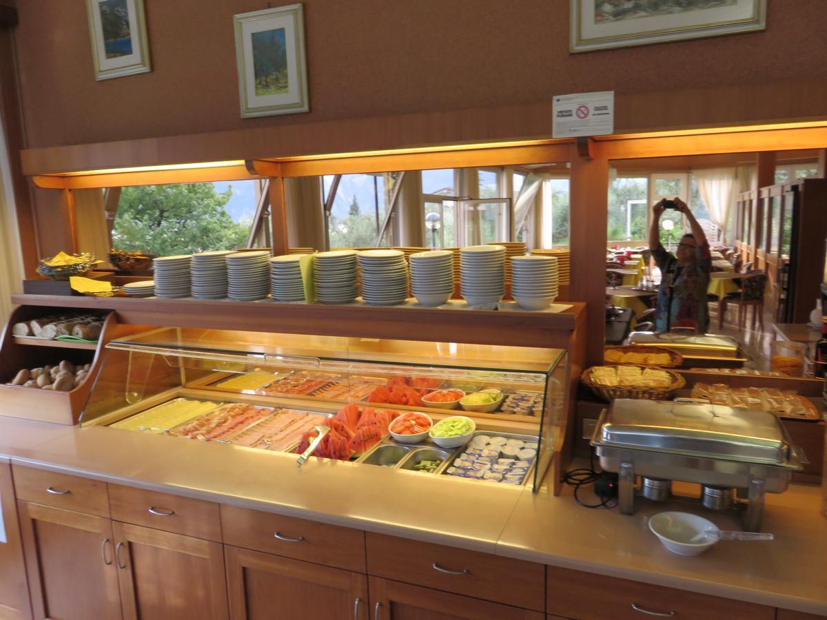 Hotel Garden Limone sul Garda Bagian luar foto