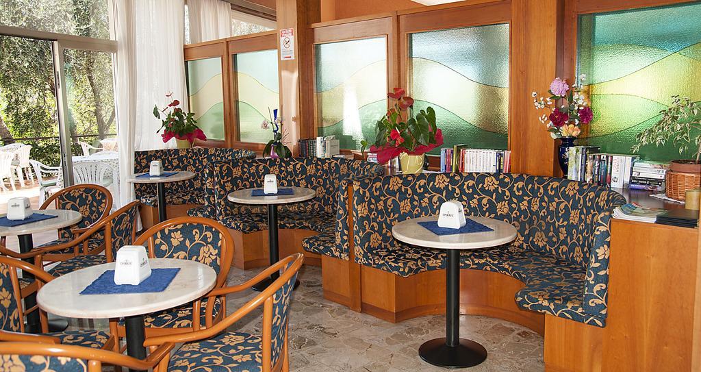 Hotel Garden Limone sul Garda Bagian luar foto