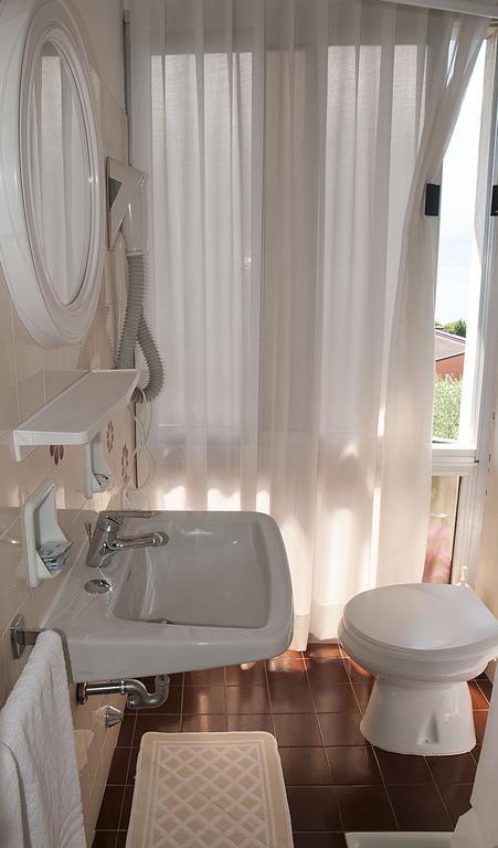 Hotel Garden Limone sul Garda Ruang foto